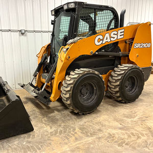 Chargeuse compacte haute performance CASE SR210B - Product Image 4