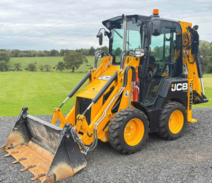 รถตักล้อยาง JCB 1CX Plus ดีเซล ขายดี พร้อมอุปกรณ์เสริม MOOG ประกอบด้วยมอเตอร์ แบริ่ง เครื่องยนต์ เกียร์บ็อกซ์ PLC รับน้ำหนักได้ 45 ตัน - Product Image 1