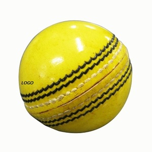 Balle dure de cricket d'approvisionnement direct d'usine forte adhérence Logo personnalisé balles de cricket de vêtements de sport à haute pression - Product Image 2