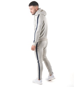 Survêtement personnalisé OEM vente en gros survêtement pour hommes avec bande latérale pour l'hiver 2023 24 fabriqué par Econex Sports - Product Image 4