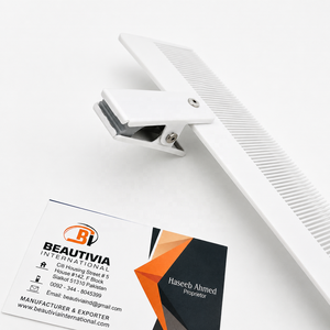 Soporte para pelucas de cabello blanco con logotipo personalizado, de alta calidad, con sujeción fuerte y silicona, para uso profesional en salones de belleza. - Product Image 2