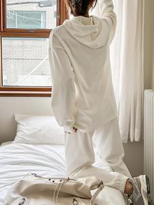 Conjunto Deportivo de Felpa de Algodón para Mujer 2025 Premium de Dos Piezas, Sudadera con Capucha y Pantalones Deportivos Cómodos para Estar en Casa - Product Image 4