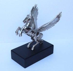 รูปปั้นช้างทำด้วยมือที่ทันสมัยฐานไม้สีเงินตกแต่งหรูหราสำหรับตกแต่งบ้านของขวัญอะลูมิเนียมสวยงาม - Product Image 3