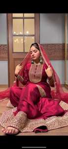 Conjunto de secuencia bordada elegante de seda satinada Natural pura de diseñador estilo moderno para fiestas bodas Diwali - Product Image 5