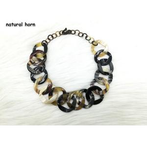Collier de luxe en corne de buffle fait à la main, bijoux naturels et durables pour femmes, haute qualité - Product Image 3