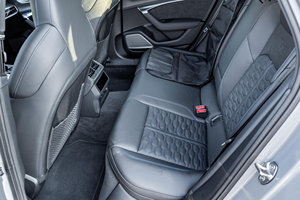 Audi RS 6 Avant 2024, Motor V8 de Aspiración Natural, Transmisión Automática, Asientos de Cuero R18, Tracción en las Cuatro Ruedas, Cámara Trasera, Volante a la Izquierda - Product Image 4