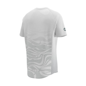 เสื้อยืดวิ่งเทรลผู้ชาย DUNE สีขาว-ไอซ์ ซิลค์ ถักทอจากโพลีเอสเตอร์ 100% พิมพ์ลายแบบซับลิเมชั่น - Product Image 2