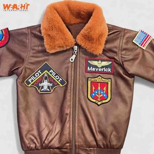 Chaqueta universitaria de cuero de bombardero de béisbol universitario para hombre personalizada de alta calidad con bordado de chenilla características de invierno OEM - Product Image 5