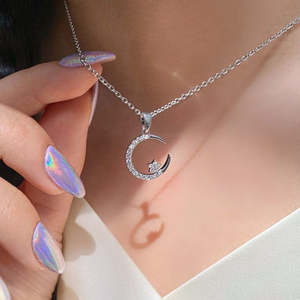 Colgante de luna de plata de ley Hallmark con circonita, diamante y perla, engaste de bisel, moderno, religioso, para compromiso, cadenas de platino y oro - Product Image 2