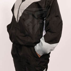 Ensemble de costume coupe-vent d'extérieur pour femmes en polyester léger avec logo personnalisé imperméable avec motif solide pour l'hiver 2-en-1 à séchage rapide - Product Image 3