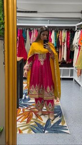 Super Hit Trending Lanzamiento Nuevo Diseñador Party Wear Look Hecho A Mano Salwar Kameez Con Bordado Pesado - Product Image 2