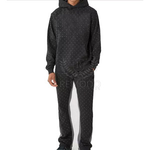 Elegante Slim Fit Hombres Rhinestone Chándal Uso al aire libre Hombres Rhinestone Chándal Hecho en Pakistán - Product Image 1