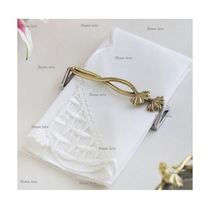 Porte-serviettes en aluminium de dernière génération, fait main, taille et forme personnalisées, fabriqué en Inde - Product Image 1