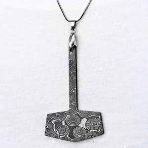 Collar con colgante de martillo de Thor de acero de Damasco para hombre, estilo vintage, regalo temático, regalo de cumpleaños, regalo para él, colgante personalizado - Product Image 3