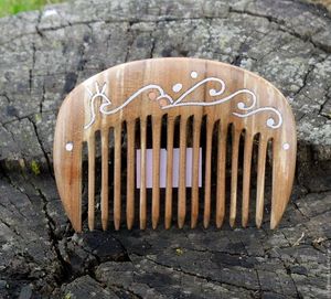 Peine de pelo con mango de madera hecho a mano de arce para uso en Salón de la India, peine de madera al por mayor para uso comercial en venta en - Product Image 1