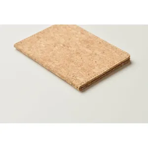 Porte-passeport écologique en liège par CorkPass - Kit de voyage - Product Image 1