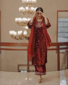 Présentation de la nouvelle collection Stunning Look Top Heavy Pure Viscose Velvet (Full Stitched) Heavy Faux Georgette With Embroidery - Product Image 1