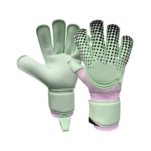 Gants de gardien de but de football sur mesure, respirants, de haute qualité, en latex, avec étiquette personnalisée et fabriqués au Pakistan - Product Image 2