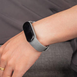 Lot de 5 bracelets sport en silicone compatibles avec Mi Band 3/4 - Product Image 3