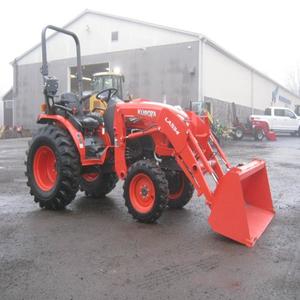Achetez un tracteur agricole Kubota B3350 4x4 sub-compact multifonctionnel de 33 CV, maintenant disponible à prix de gros avantageux. - Product Image 3