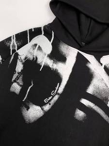 Sweat à capuche imprimé graphique coupe ample pour hommes élégant 100% coton respirant et décontracté avec poches à motif graffiti de haute qualité - Product Image 4