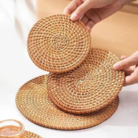 Assiette de présentation décorative en rotin naturel pour rehausser la table – Fabricant en gros proposant des produits écologiques faits à la main