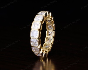 Anillo de Bodas Clásico de Oro Sólido de 14K con Diamante Cultivado en Laboratorio con Corte Asscher, Certificado IGI, 5.92CTW, Engaste de Puntas, Eternidad Completa, Unisex - Product Image 4