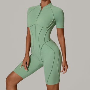 Ensemble de sport sans couture 2 pièces pour femme : short taille haute et haut court à manches longues, vêtements de yoga unis avec taille élastique sur le devant - Product Image 3