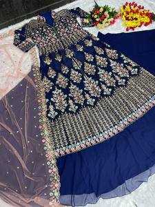 Bridal Wear Lehengas de travail de séquence de broderie lourde avec des vêtements indiens et pakistanais Dupatta - Product Image 5