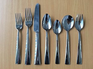 Ensemble de couverts en acier inoxydable avec manche martelé unique, cuillère et fourchette argentées, pour les fêtes - Product Image 6