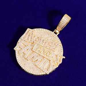 Colgante de hombre de Hip Hop Iced Out 'Money & Family' Colgante de diamante de moissanita redondo Corte redondo Plata de Ley 925 - Product Image 2