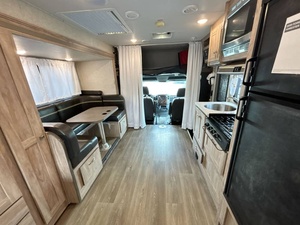 Vendeur Vérifié pour Mercedes Sprinter d'occasion 2018 F-o-r-e-s-t R-i-v-e-r F-o-r-e-s-t-e-r M-b-s 2401W Prêt pour le Voyage - Product Image 2