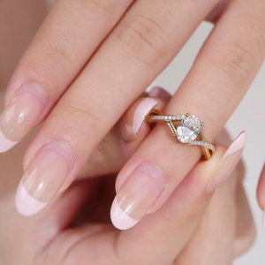 Anillo de Compromiso con Diamante Cultivado en Laboratorio de Corte Ovalado de 1.30 ct, Elegante Diseño de Vástago Dividido en Oro Sólido de 14K, Brillante Anillo con Diamante Ovalado de Laboratorio - Product Image 5