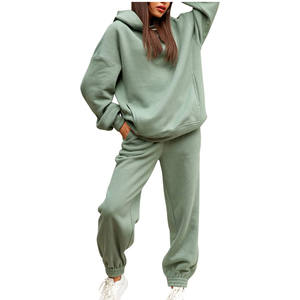 Conjunto de chándal personalizado de alta calidad para mujer, jersey con capucha recortada, conjunto de Jogger ajustado de talla grande, servicio OEM ODM al mejor precio - Product Image 2