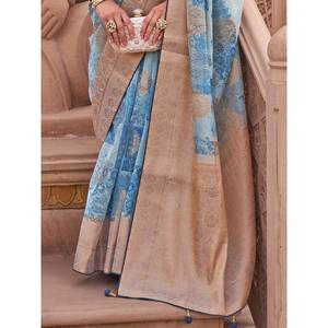 Sari en organza imprimé numérique bleu clair glamour avec blouse pour tenue de scène - Product Image 3