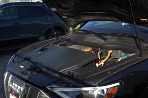 Audi e-tron Quattro Premium Plus 2022 Usado, Doble Motor, Tracción en las Cuatro Ruedas, Equipamiento de Alta Gama, Propiedad de California - Product Image 5