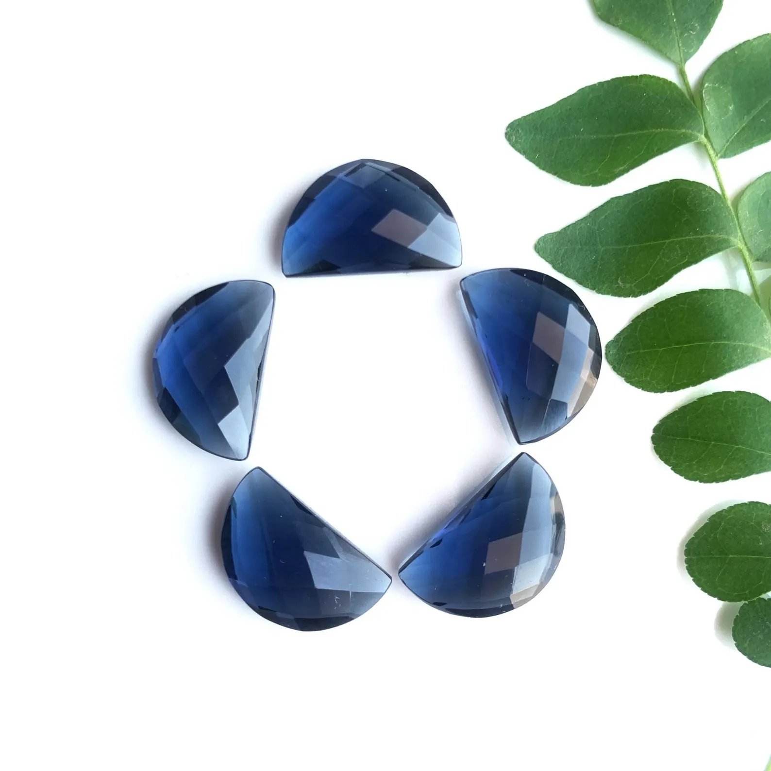 เช่นเดียวกับภาพ