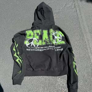 Sweat à capuche délavé à l'acide de haute qualité pour hommes 500 Gsm broderie graphique personnalisée en détresse pour ensembles de sweat-shirts courts à imprimé bouffant - Product Image 2