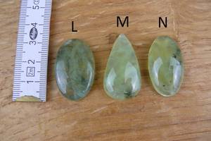 Lote de piedras preciosas de Prehnita de alta calidad, cabujones verdes de Prehnita para joyería, cabujones genuinos, piedras de forma y tamaño mezclados para colgantes - Product Image 2