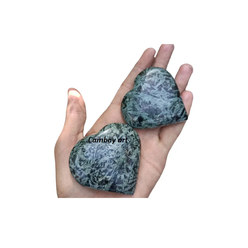Pedra do coração de turmalina verde da qualidade premium para venda, pedra preciosa artesanal