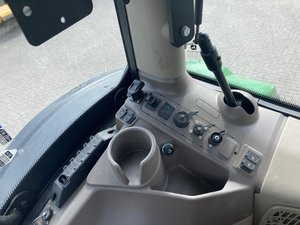 Tracteur agricole John Deere 6-R230 - Product Image 3