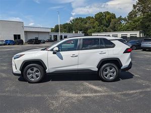 Usado 2024 Toyota R A V4 XLE FWD - Product Image 5