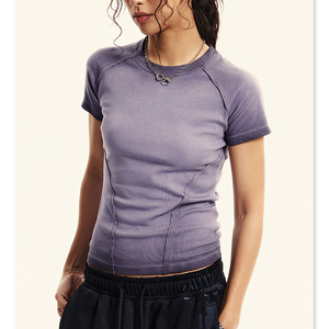 El más vendido de moda 205gsm 100% algodón impreso Oem logo suelto liso en blanco niñas mujeres de longitud corta Mujer Top camiseta - Product Image 2