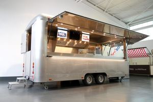 รถขายอาหารเคลื่อนที่สแตนเลสสตีล ขนาด 4.8 เมตร สไตล์ Airstream แบบเพลาคู่ สำหรับใช้งานกลางแจ้ง - Product Image 2