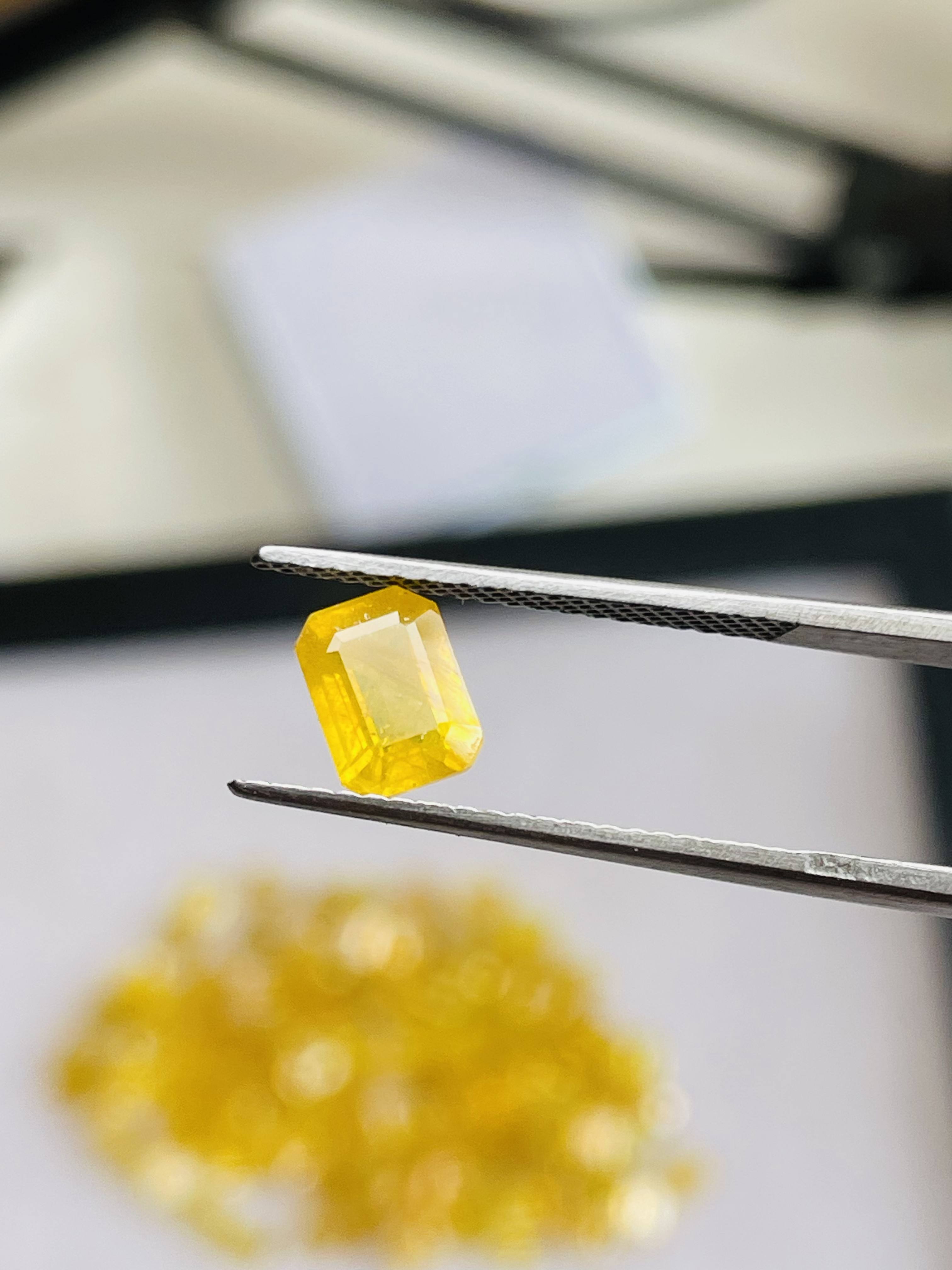 สีเหลือง