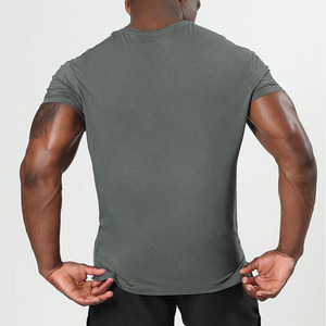 T-shirts de rue hip-hop T-shirts pour hommes à col montant personnalisés T-shirts de luxe personnalisés grande taille 100% coton - Product Image 6