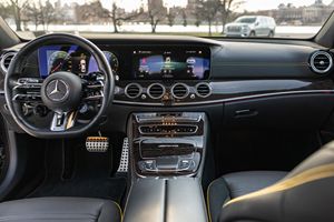 Mercedes-AMG E63 S Sedán 2021 Usado en Excelentes Condiciones, 24400 Millas, 603 HP, Motor V8 Biturbo, Tracción en las Cuatro Ruedas, Paquete de Asistencia al Conductor - Product Image 4