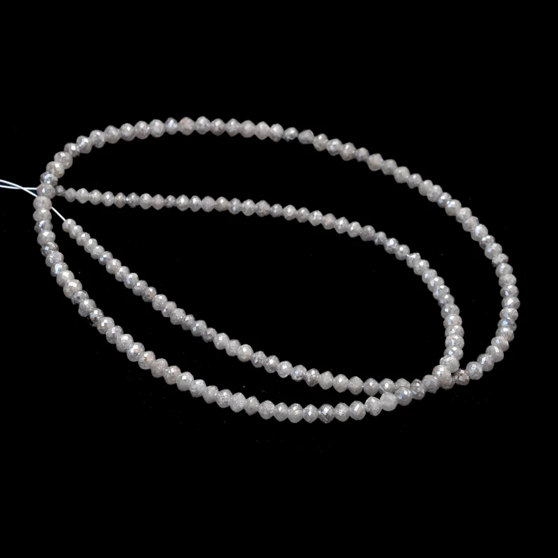 สีเทาสีขาว