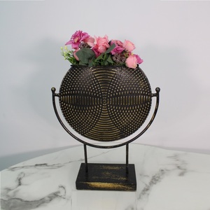 Nuevo diseño antiguo florero de aluminio soporte boda dotado y hogar decorado jarrón de mesa con Juego de 2 para decoración de flores - Product Image 2