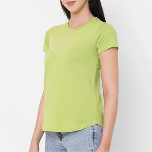 เสื้อยืดผู้หญิงสุดเก๋ 100% ผ้าฝ้าย เป็นมิตรกับสิ่งแวดล้อม สวมใส่สบาย ระบายอากาศได้ดี แห้งเร็ว สไตล์ลำลอง สำหรับฤดูร้อน รับผลิตแบบ OEM ขายส่งจำนวนมาก - Product Image 2